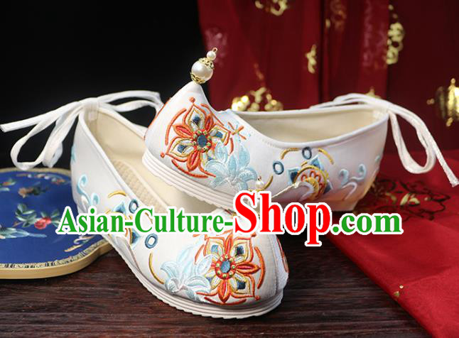 Chinese Traditional Hanfu Shoes Ancient Princess Shoes Ming Dynasty Embroidered Shoes White Cloth Shoes