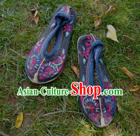 Chinese National Woman Cloth Shoes Traditional Folk Dance Shoes Yunnan Ethnic Shoes Black Embroidered Shoes