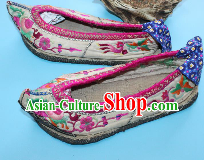 Chinese Traditional Ethnic Full Embroidered Shoes Handmade Bai Nationality Shoes Yunnan Woman White Satin Shoes
