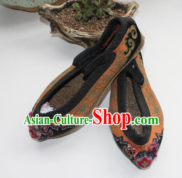 Chinese Handmade Yunnan Ethnic Orange Cloth Shoes Traditional Embroidered Shoes Yi Nationality Woman Shoes