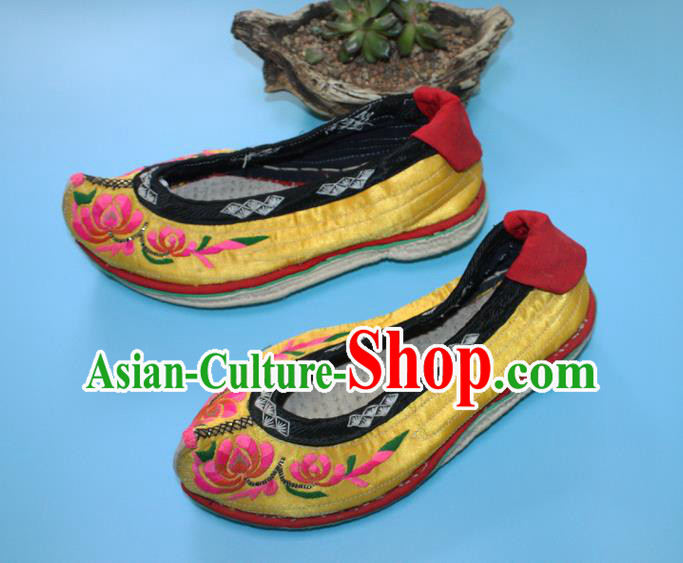 Chinese Traditional Yellow Satin Embroidered Shoes Yi Nationality Folk Dance Shoes Handmade Yunnan Ethnic Woman Shoes