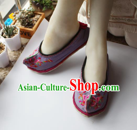 Chinese Handmade Ethnic Lilac Cloth Embroidered Shoes Yi Nationality Female Shoes National Yunnan Dance Shoes