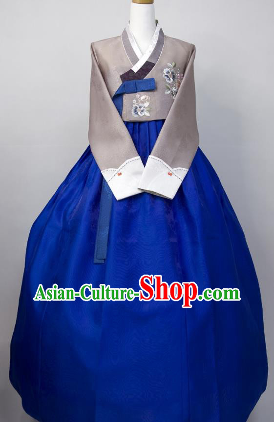 Korean Traditional Wedding Mother Clothing Korea Celebration Fashion Costumes Elderly Woman Classical Hanbok Grey Blouse and Royalblue Dress