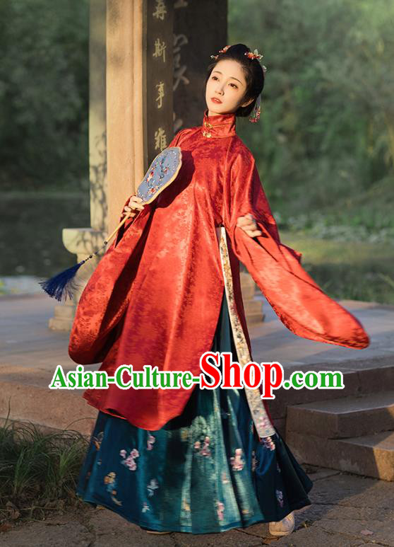 China Traditional Ming Dynasty Noble Woman Historical Clothing Ancient Princess Consort Hanfu Dress Garments
