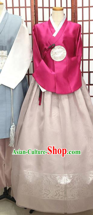 Korean Bride Fashion Embroidered Rosy Blouse and Beige Dress Traditional Court Hanbok Costumes Classical Wedding Garment Clothing