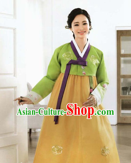 Korean Bride Fashion Clothing Embroidered Green Blouse and Yellow Dress Traditional Court Hanbok Costume Classical Wedding Garments