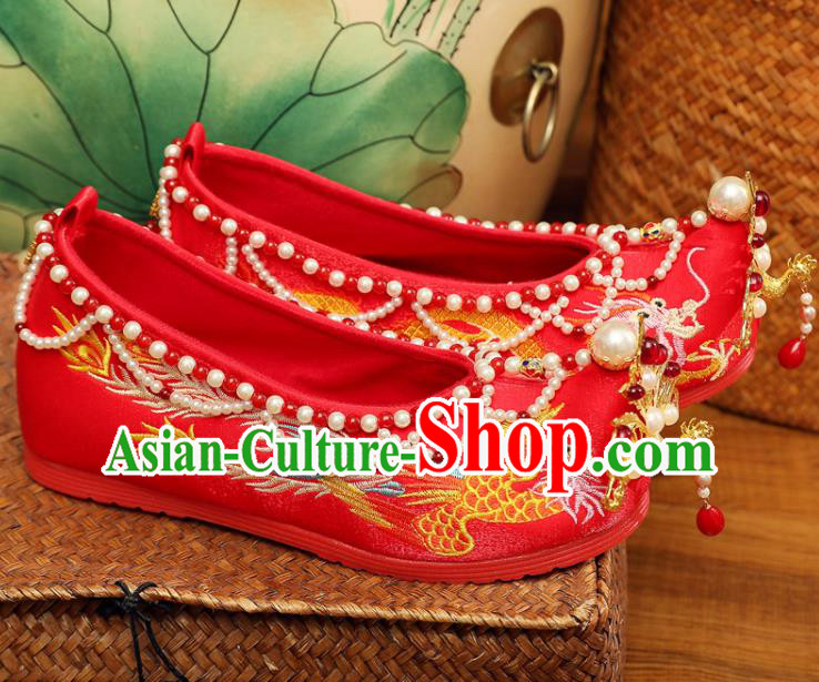 China Hanfu Shoes Classical Wedding Shoes Embroidered Pearls Shoes Handmade Golden Phoenix Bride Shoes XiuHe Red Satin Shoes