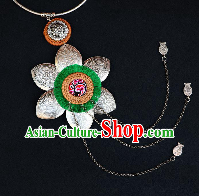 Chinese Hmong Minority Embroidered Necklet Jewelry Yunnan Ethnic Silver Accessories Miao Nationality Silver Tassel Necklace
