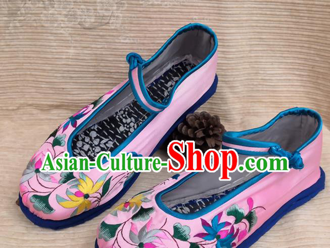 Handmade China Yunnan Ethnic Embroidered Chrysanthemum Shoes Folk Dance Shoes National Woman Pink Satin Shoes