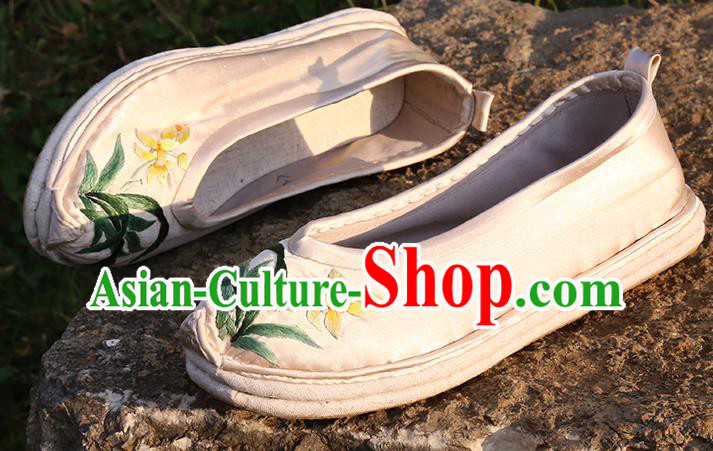 Handmade China Yunnan Ethnic Folk Dance Shoes Embroidered White Satin Shoes National Woman Strong Cloth Shoes