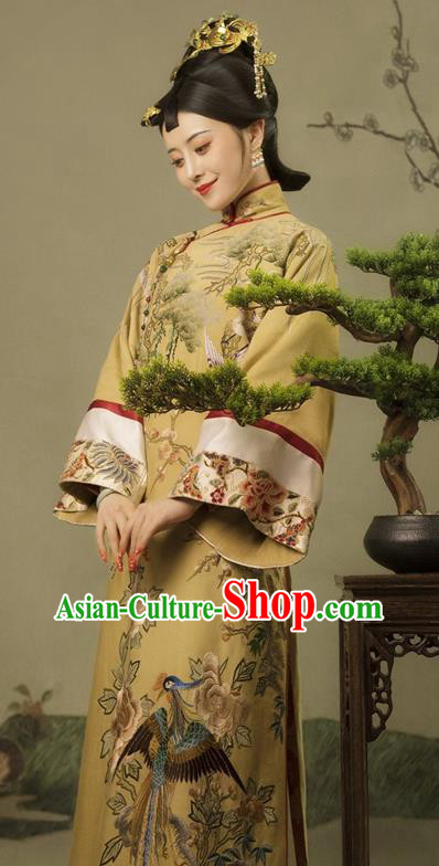 China Ancient Empress Embroidered Yellow Dress Traditional Court Clothing Qing Dynasty Imperial Consort Historical Garment Costume