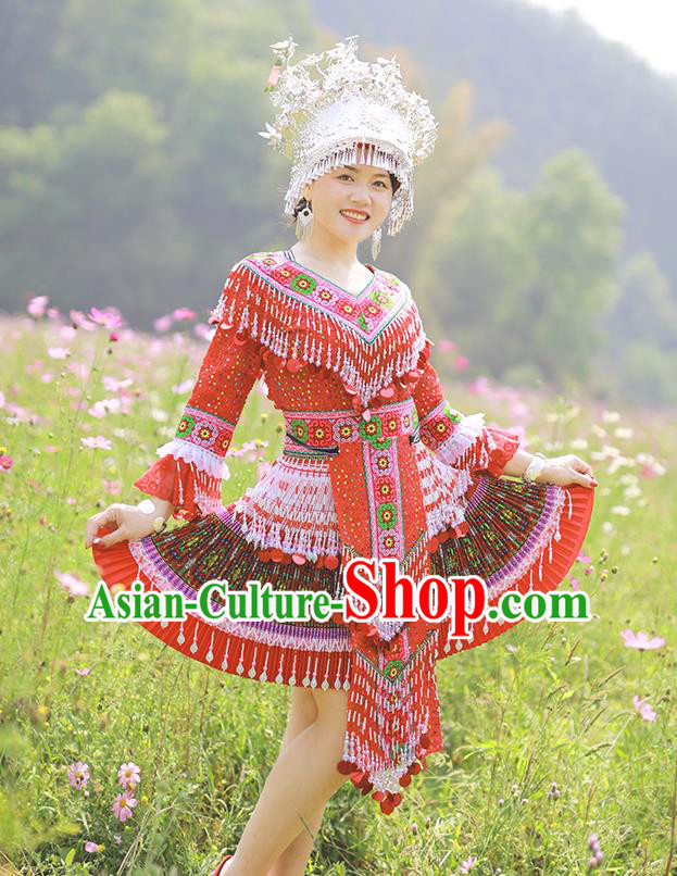 China Traditional Yunnan Minority Garment Costumes Miao Nationality Woman Clothing Photography Clothing Hmong Ethnic Dance Red Dress Outfits