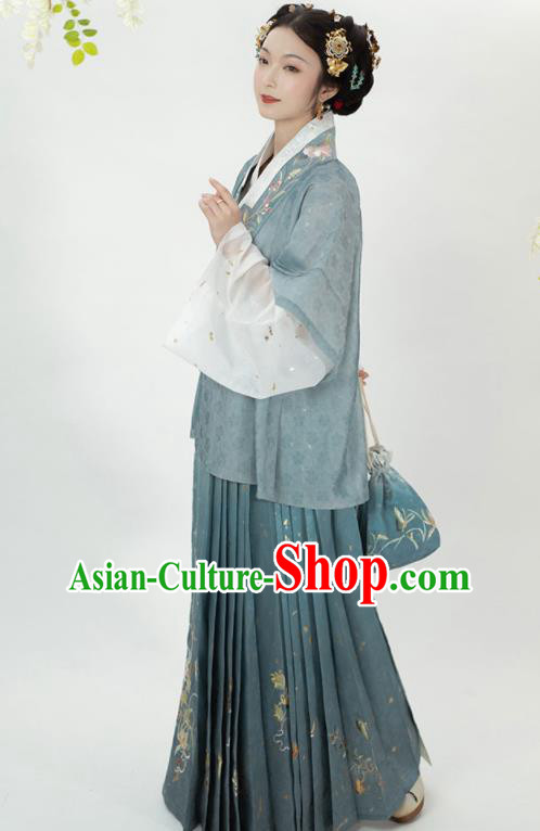 China Ancient Patrician Countess Costumes Traditional Hanfu Dress Garments Ming Dynasty Nobility Woman Historical Clothing
