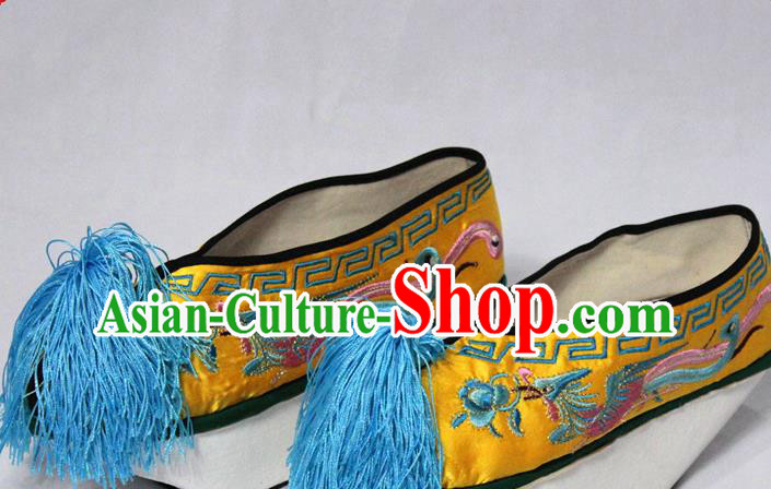 Chinese Traditional Opera Empress Shoes Beijing Opera Hua Tan Shoes Peking Opera Queen Embroidered Yellow Satin Shoes