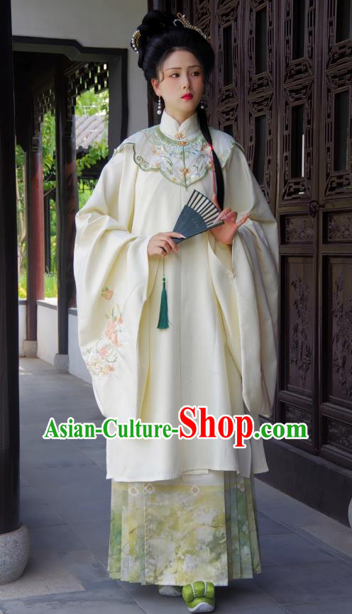 China Ming Dynasty Hanfu Clothing Ancient Young Woman Costumes Large Size Beige Long Blouse and Mamian Qun Skirt Complete Set
