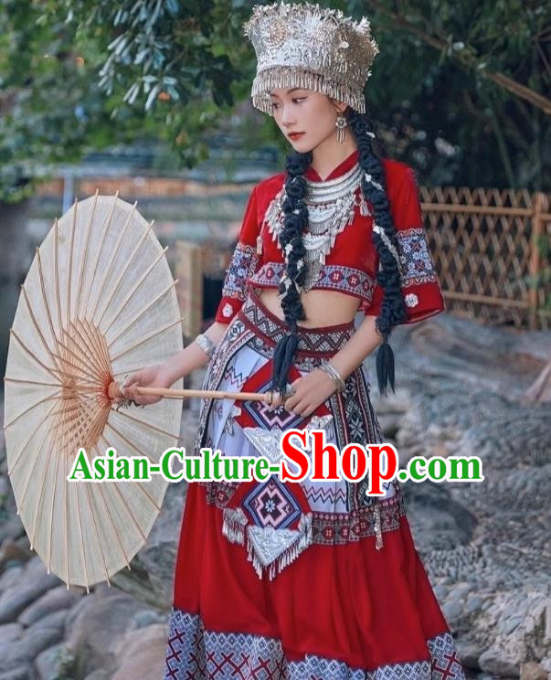 Red Miaojiang Girl Photography Suit