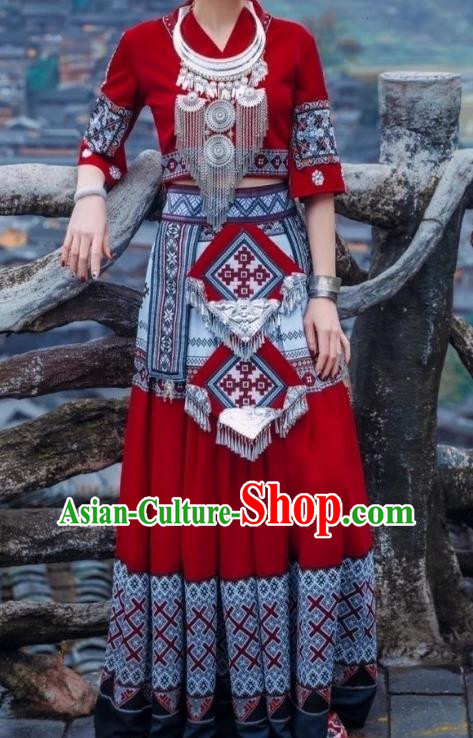 Red Miaojiang Girl Photography Suit