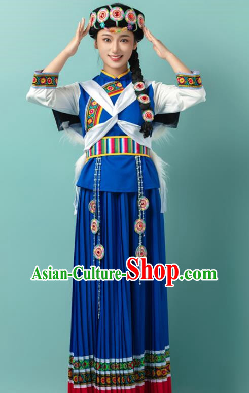 Women 56 Minority Costumes Of Naxi Nationality In Yunnan