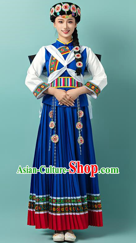 Women 56 Minority Costumes Of Naxi Nationality In Yunnan
