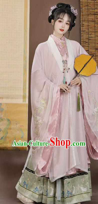 China Traditional Woman Mamian Qun Costumes Ancient Noble Lady Dress Ming Dynasty Clothing