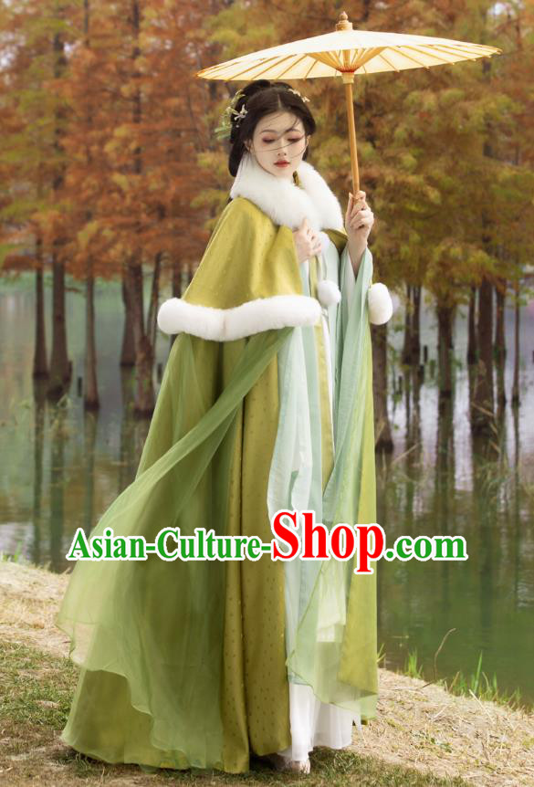 China Song Dynasty Princess Green Cloak Traditional Winter Hanfu Ancient Young Woman Long Mantle