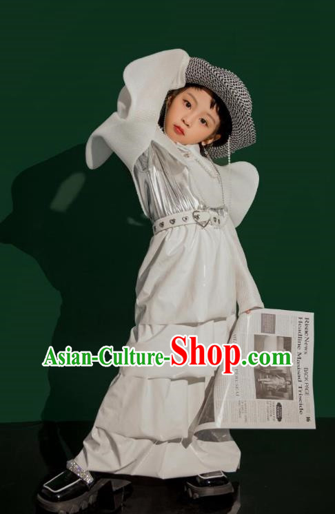 Trendy Children White Future Universe Elements Creative Theme Catwalk Technology Style Model Costumes Stage Performance Competition