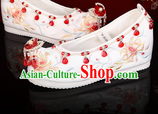 White Color Hanfu Shoes Embroidery Inner Increase Original Pearl Chinese Style Xiuhe Shoes Ancient Costume