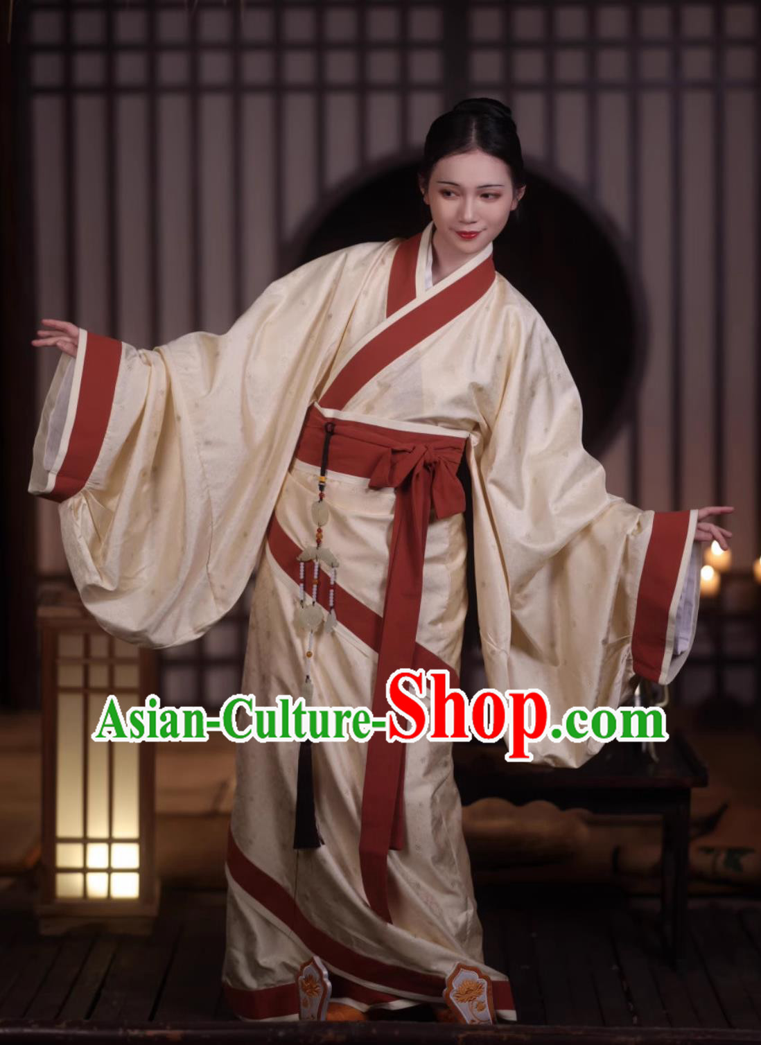 Ancient Chinese the Warring States Period Court Woman Clothing Traditional China Female Hanfu Qu Ju Travel Photography Costume
