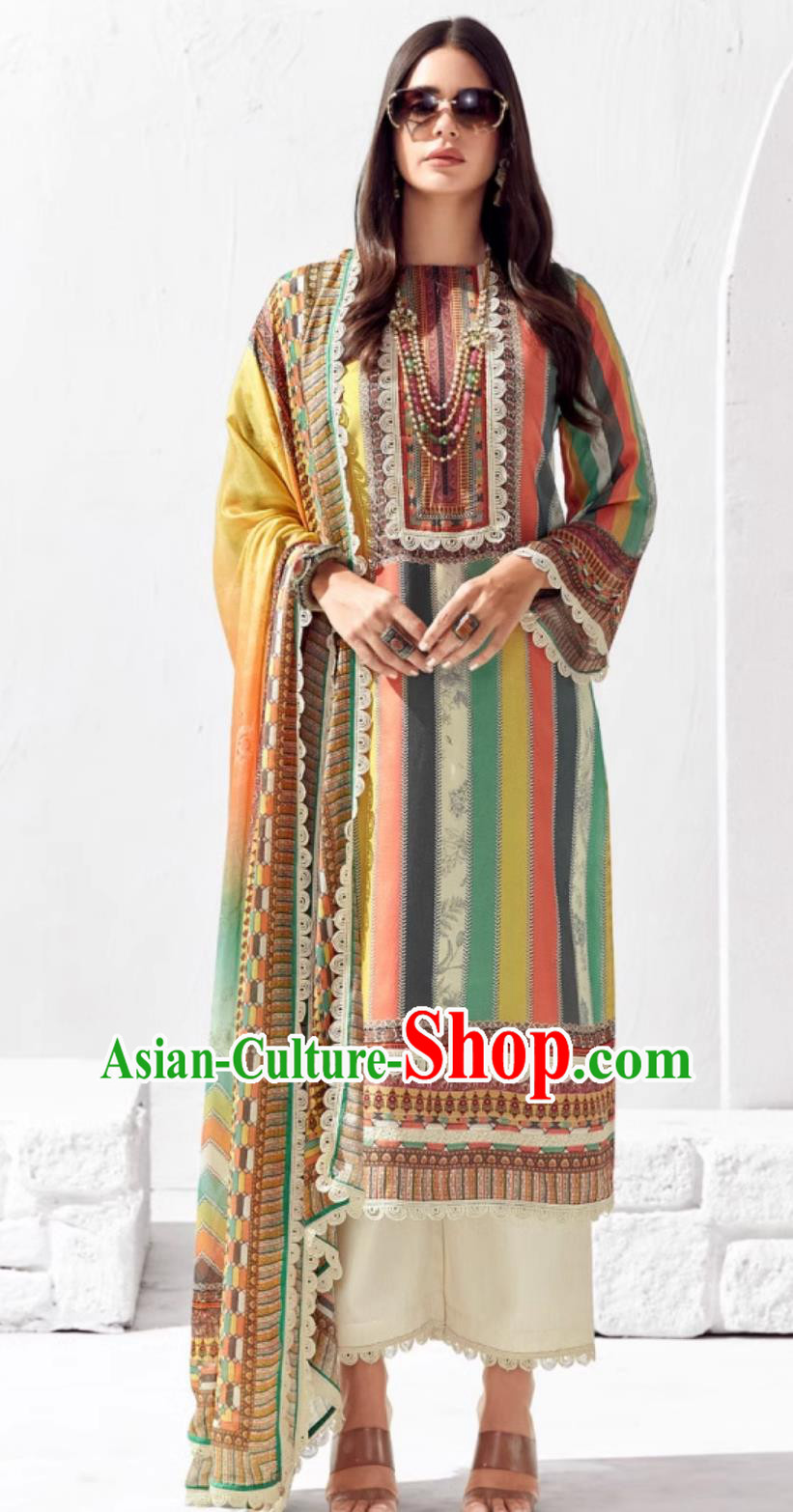 Indian National Costume India Light Green Punjabi Outfit Traditional Women Clothing Three Piece Set