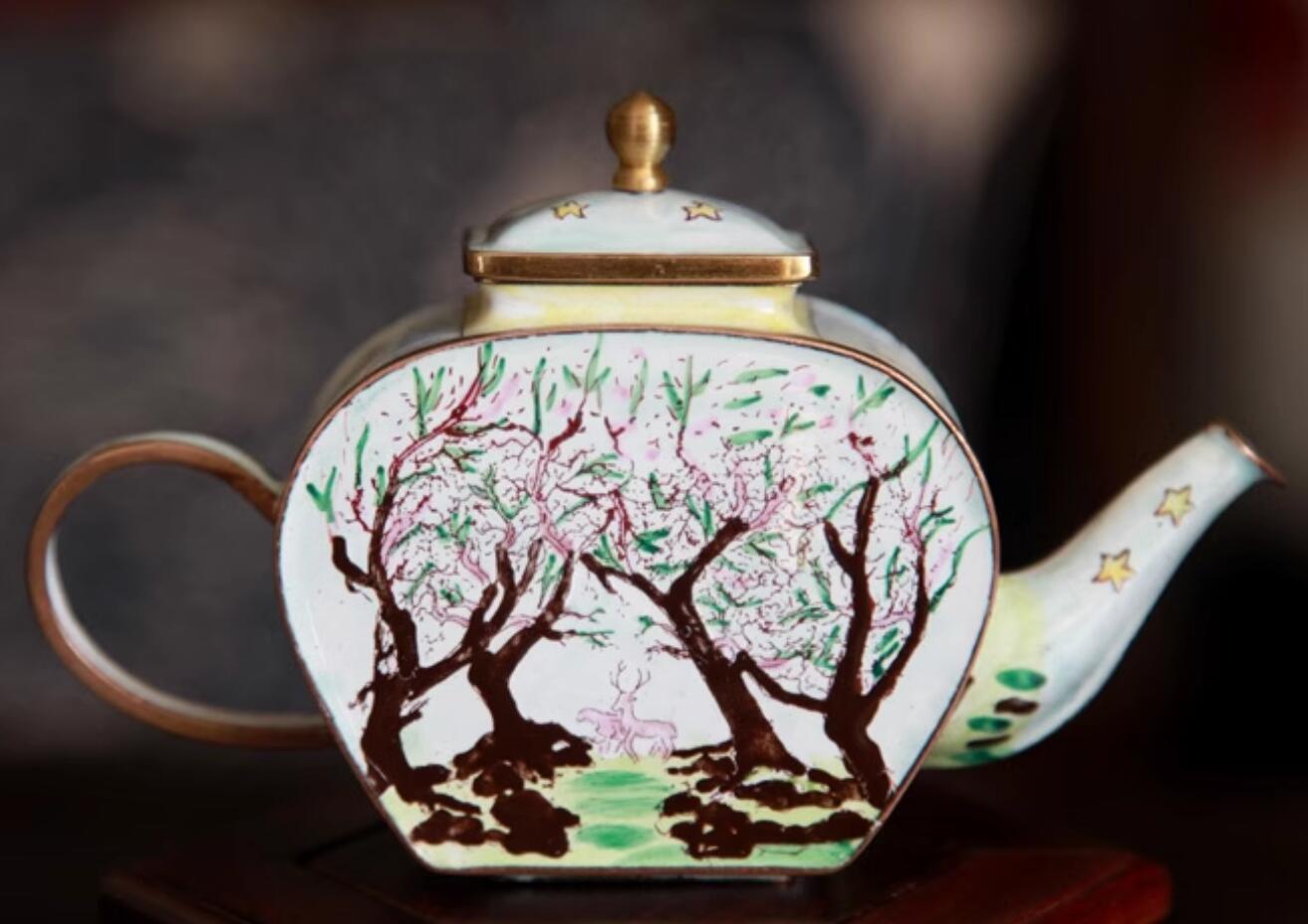 Chinese Hand Painted Enamel Craft Cloisonne Teapot Collection Deers in Deep Woods