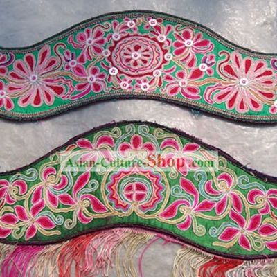 Chinese Stunning Miao Tribe Hand Embroidery Collectible-Cow Horn Flake
