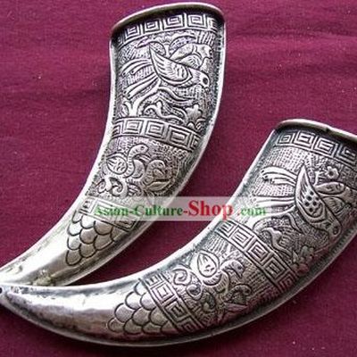 China Miao Tribe Silver Oxhorn Cup Pair