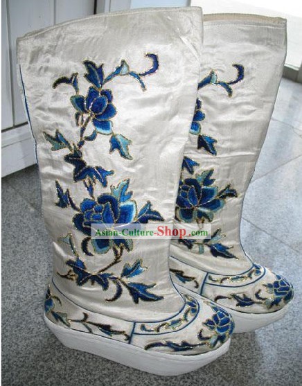 Hand Embroidered and Made Chinese Traditional Thick Sole Shoes