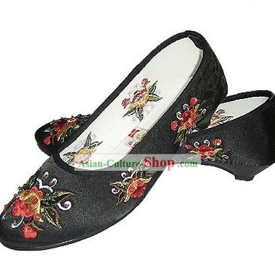 Chinese Traditional Handmade Embroidered Satin Shoes