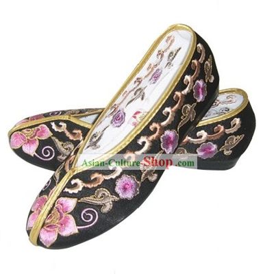 Chinese Traditional Handmade Embroidered Princess Satin Shoes (various flower, black)
