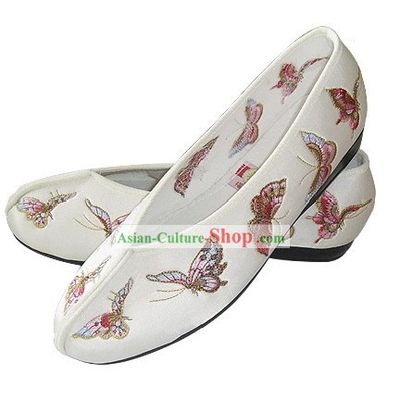 Chinese Traditional Handmade Embroidered Butterfly Satin Shoes (white)
