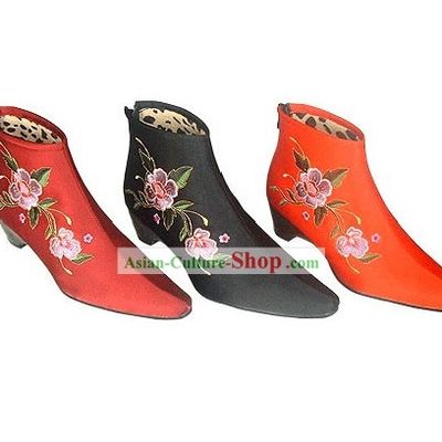 Chinese Traditional Handmade and Embroidered Cuban Heel Cotton Boots