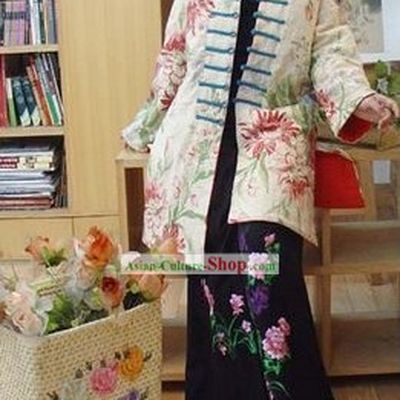Chinese Classic Mandarin Collar and Button Large Flower Winter Outercoat
