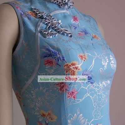 Chinese Stunning Light Blue Cheongsam with Beautiful Button