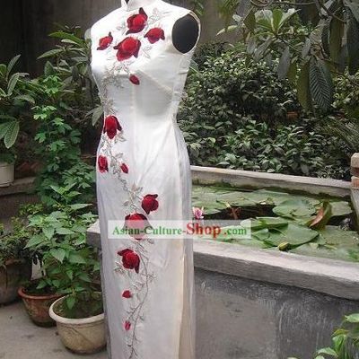 Stunning Mandarin White Cheong-sam with Red Roses