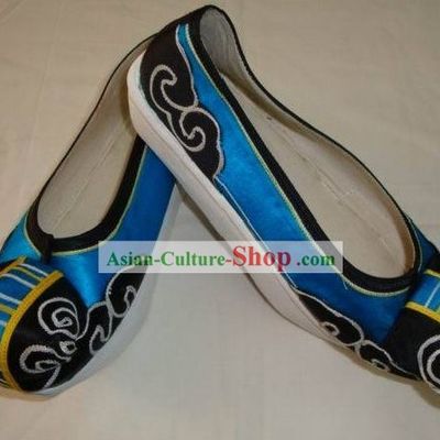 Supreme Chinese Traditional Embroidered Shoes for Young Men