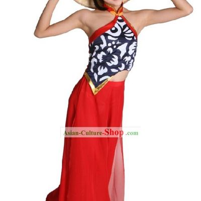 Chinese Traditional Dance Costumes and Bamboo Hat