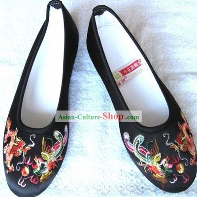 Chinese Traditional Handmade Embroidered Satin Dragon Shoes