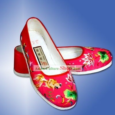 Chinese Hand Made Lucky Goldfish Cloth Embroidery Shoes