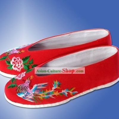 Chinese Traditional Handmade and Embroidered Phoenix Red Cloth Shoes