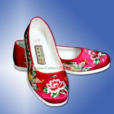 Chinese Traditional Handmade and Embroidered Peony and Phoenix Cloth Shoes