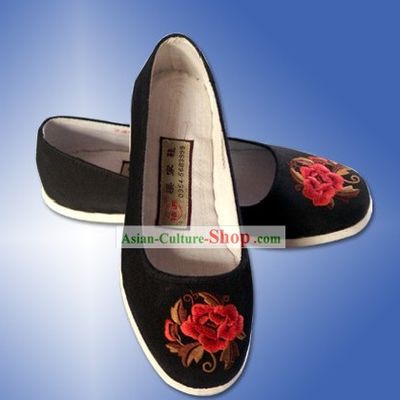 Chinese Traditional Handmade and Embroidered Flower Cloth Shoes