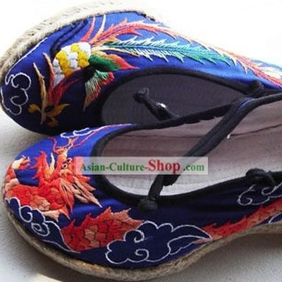Chinese Traditional Hand Made Embroidery Phoenix and Dragon Shoes