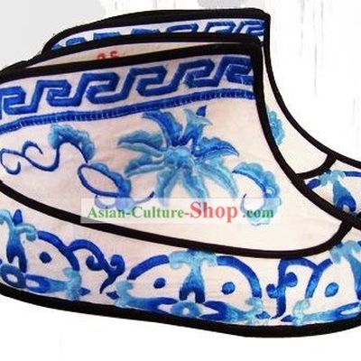 Classic Peking Opera Embroidered Shoes for Men