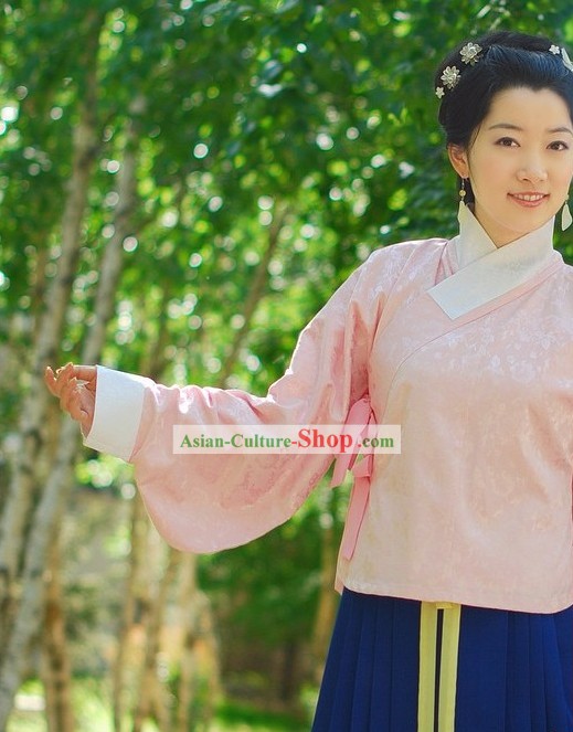 Ancient Chinese Ming Dynasty Clothing for Women